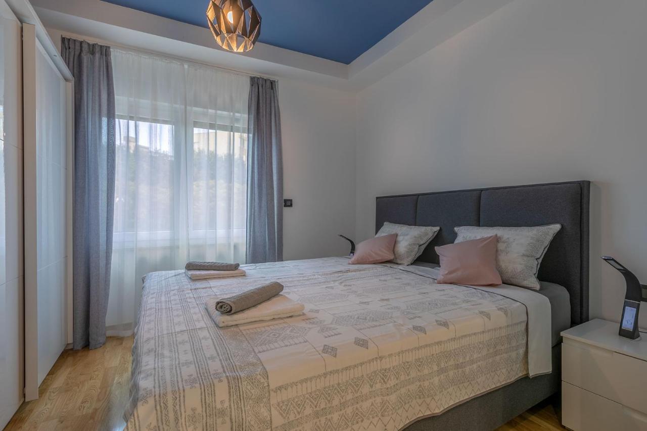 Arena Blue Dream - Modern Apartment With Terrace Pula Zewnętrze zdjęcie
